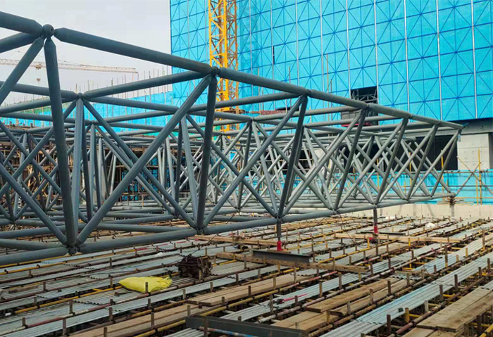 恩施高铁东总部基地2号楼网架